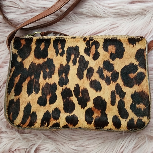 Madewell The Simple Crossbody Bag - Leopard Calf Hair convertible to clutch - Picture 5 of 15